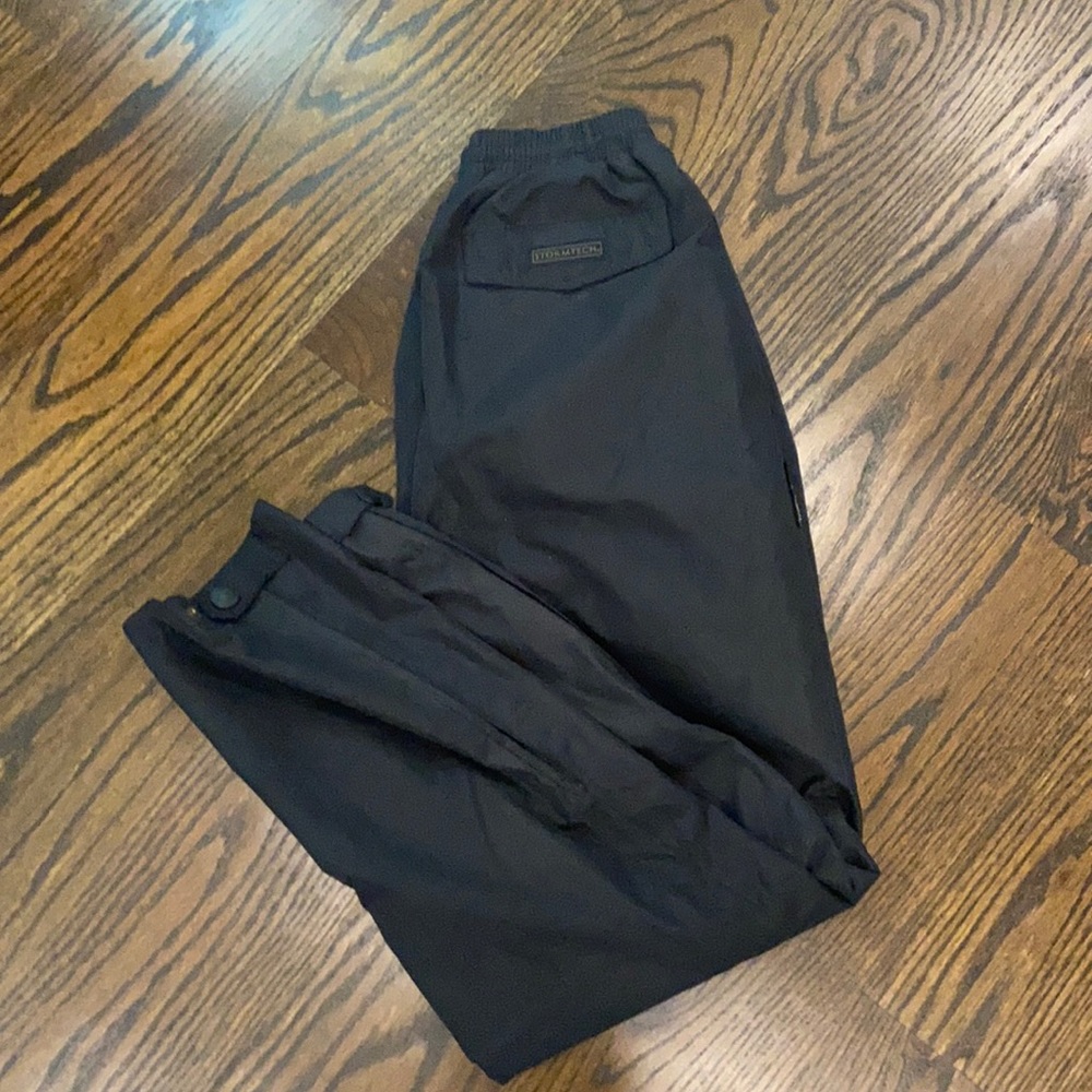 Men’s Stormtech windbreaker pants. Waterproof. Medium. EUC. Black.